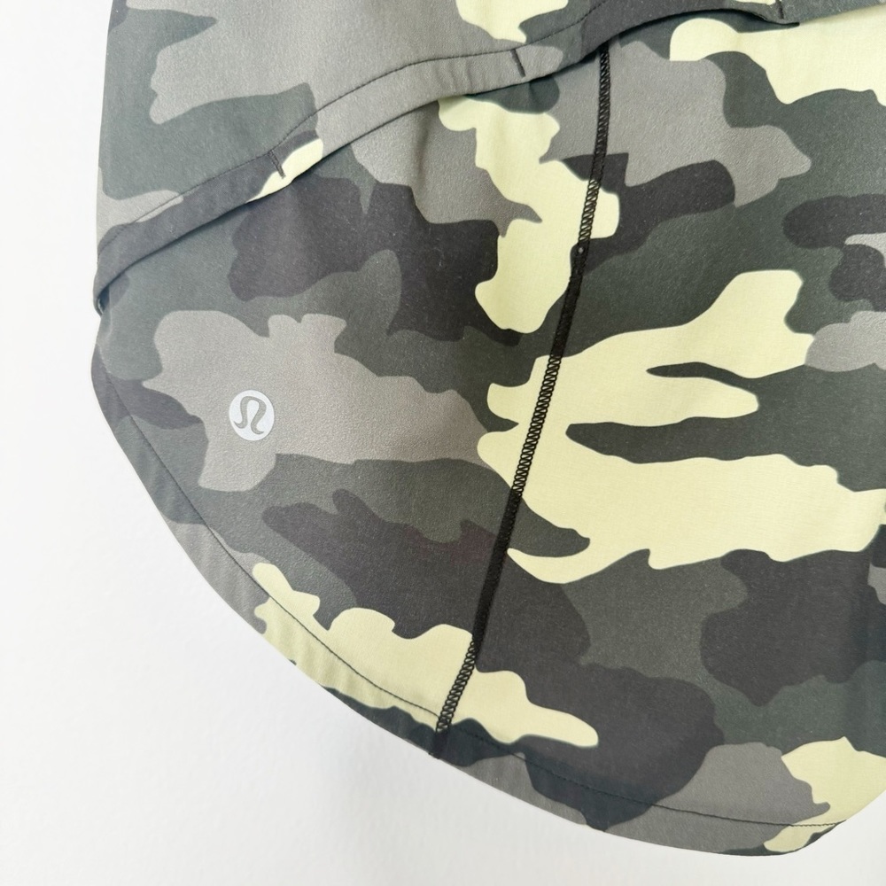 Lululemon Hotty Hot Low-Rise Short 2.5" Size 6 Tall Heritage
365 Camo - Picture 4 of 6